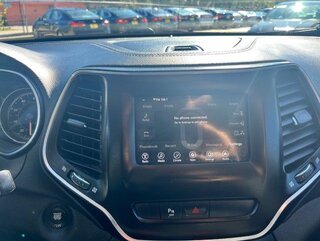 2019 Jeep Cherokee Limited — photo 7