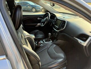 2018 Jeep Cherokee Latitude Plus — photo 5