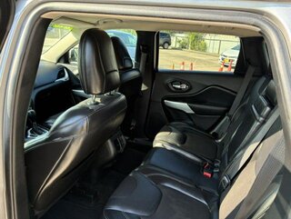 2018 Jeep Cherokee Latitude Plus — photo 8