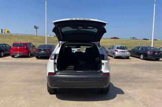 2019 Jeep Cherokee Latitude Plus — photo 12