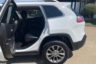 2019 Jeep Cherokee Latitude Plus — photo 10