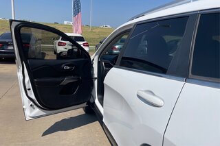 2019 Jeep Cherokee Latitude Plus — photo 21