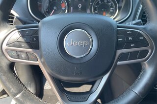 2019 Jeep Cherokee Latitude Plus — photo 18