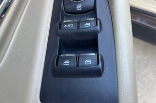 2016 Ford Taurus SE — photo 27