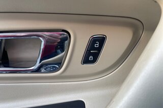 2016 Ford Taurus SE — photo 28