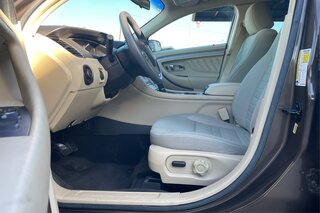 2016 Ford Taurus SE — photo 20