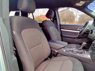 2017 Ford Explorer XLT — photo 21