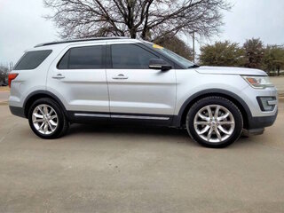 2017 Ford Explorer XLT — photo 4