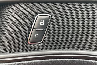 2018 Ford Explorer Base — photo 28
