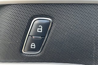 2017 Ford Explorer XLT — photo 30