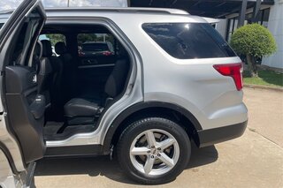 2017 Ford Explorer XLT — photo 10