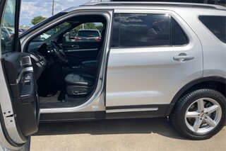 2017 Ford Explorer XLT — photo 9