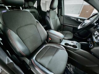 2023 Ford Escape ST-Line — photo 28