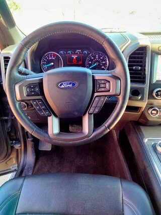 2020 Ford Expedition XLT — photo 13