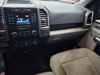 2016 Ford F-150 XLT — photo 16