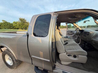 2001 Ford F-150 Lariat — photo 23