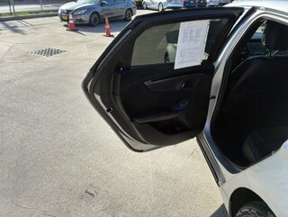2019 Chevrolet Impala 1LT — photo 12