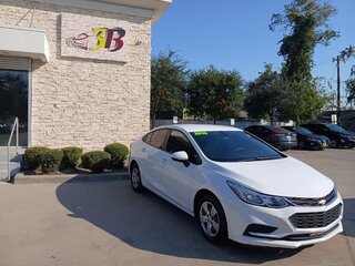 2018 Chevrolet Cruze LT — photo 2