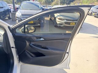 2018 Chevrolet Cruze LT — photo 15