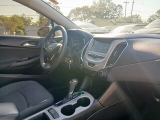 2018 Chevrolet Cruze LT — photo 12