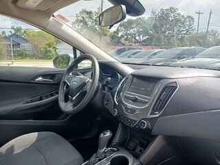 2018 Chevrolet Cruze LT — photo 5