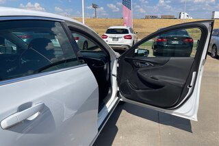 2020 Chevrolet Malibu 1LT — photo 23
