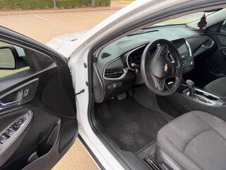 2022 Chevrolet Malibu 1LT — photo 10