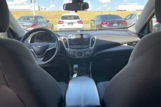 2022 Chevrolet Malibu 1LT — photo 22
