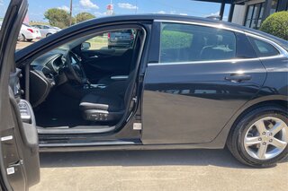 2022 Chevrolet Malibu 1LT — photo 9