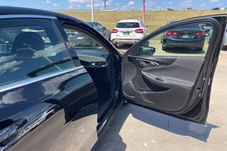 2022 Chevrolet Malibu 1LT — photo 23