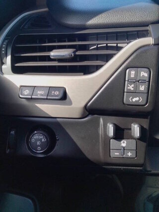 2015 GMC Yukon Denali — photo 16