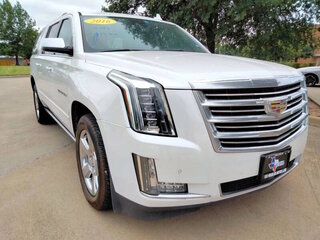 2016 Chevrolet Suburban LTZ — photo 3