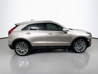 2024 Cadillac XT4 Premium Luxury — photo 2