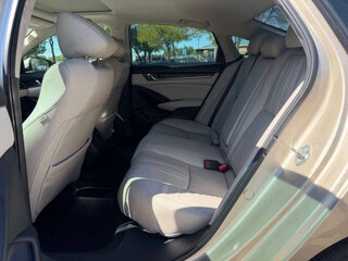 2018 Honda Accord Touring — photo 17