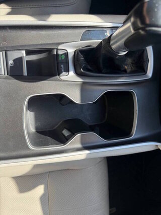 2018 Honda Accord Touring — photo 30