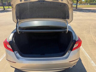 2018 Honda Accord Touring — photo 18