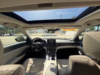 2018 Honda Accord Touring — photo 25