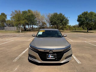 2018 Honda Accord Touring — photo 2