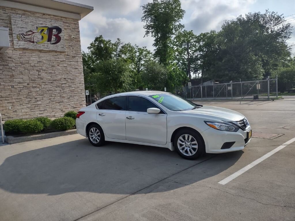 Nissan Altima SV 2017