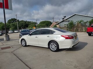 2017 Nissan Altima SV — photo 15