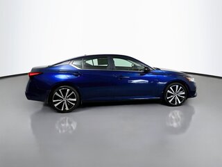 2019 Nissan Altima SR — photo 2