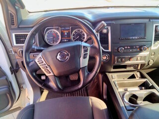 2019 Nissan Titan SV — photo 15