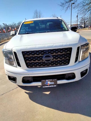 2019 Nissan Titan SV — photo 2
