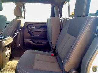 2019 Nissan Titan SV — photo 12