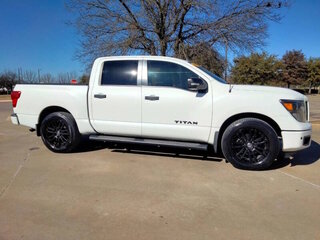 2019 Nissan Titan SV — photo 4