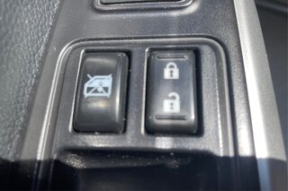 2017 Nissan Titan SV — photo 28