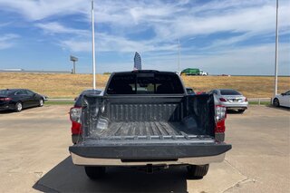 2017 Nissan Titan SV — photo 12