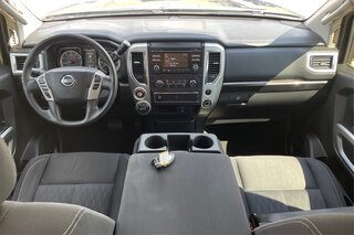2017 Nissan Titan SV — photo 15