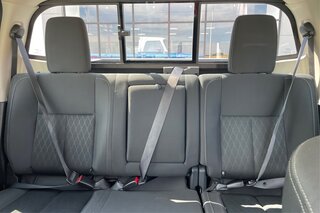 2017 Nissan Titan SV — photo 14