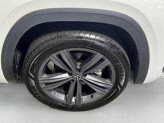 2022 Volkswagen Atlas SEL R-Line — photo 11